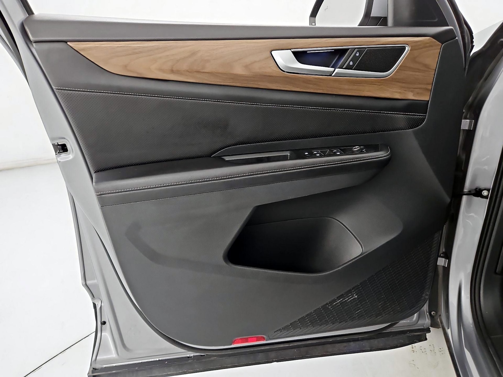2024 Volkswagen Atlas SE - Photo 13