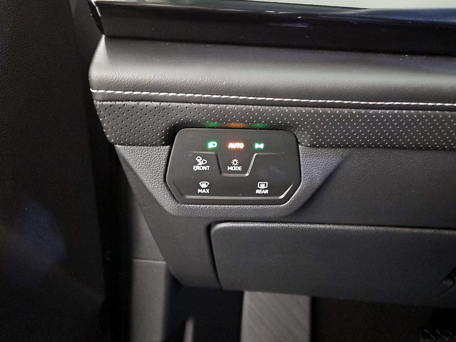 2024 Volkswagen Atlas SE - Photo 14