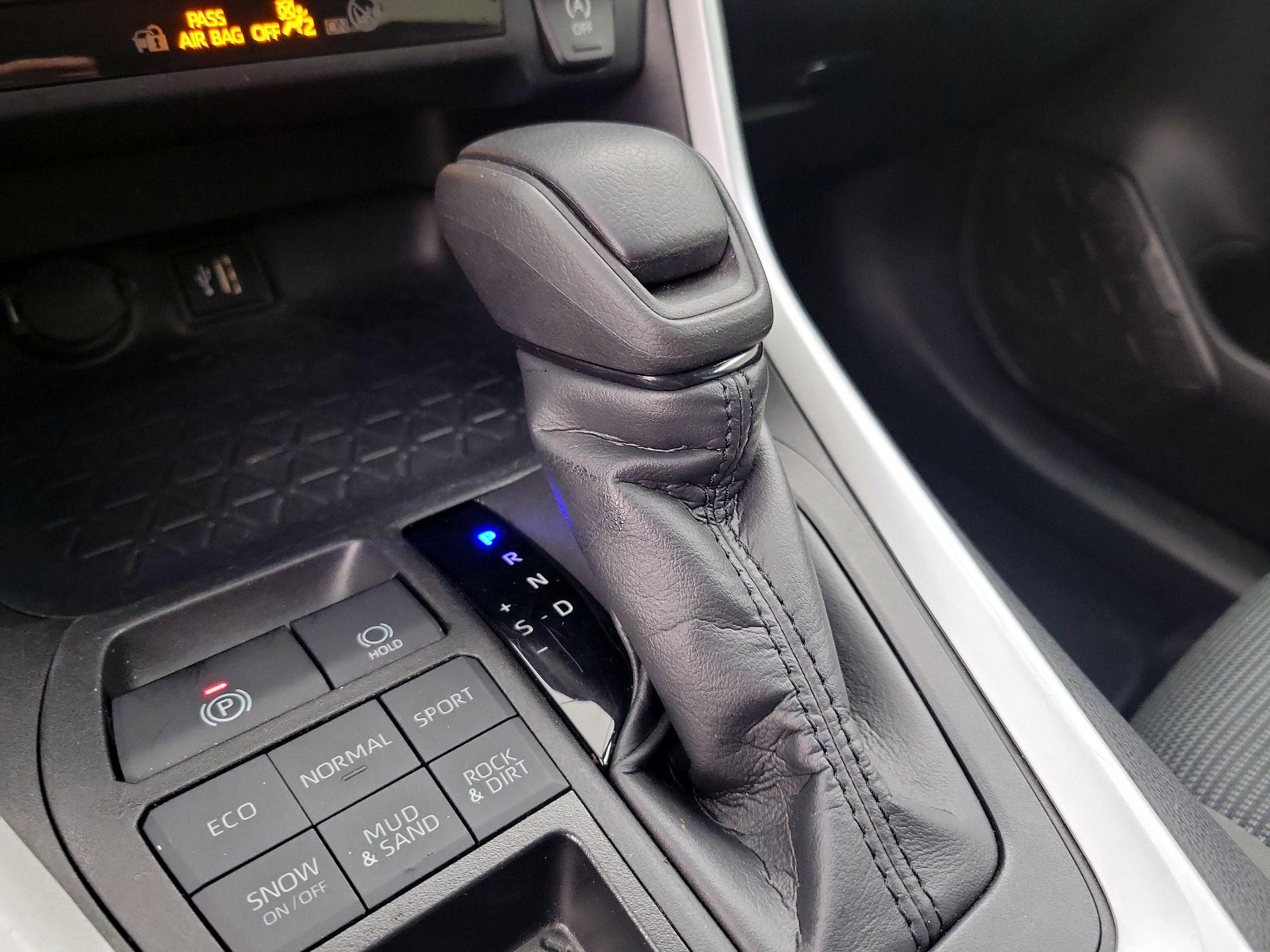 Thumbnail: 2024 Toyota RAV4 - 17