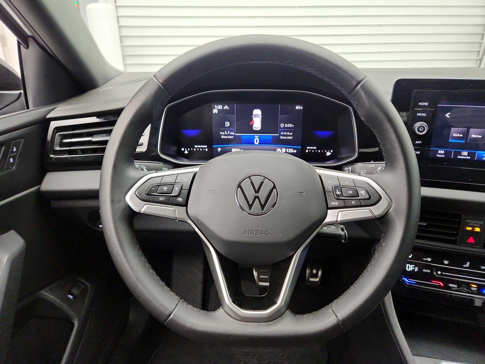 Thumbnail: 2025 Volkswagen Jetta - 10