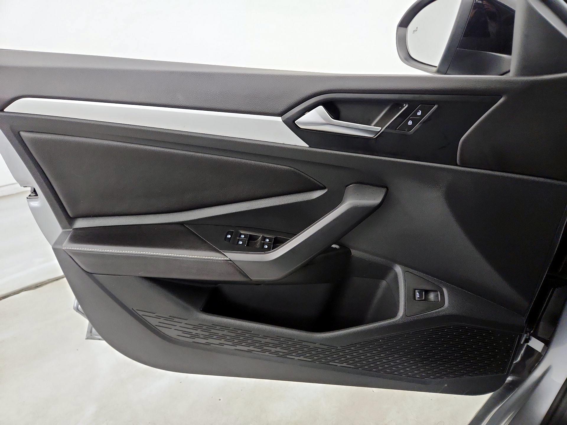 Thumbnail: 2025 Volkswagen Jetta - 12