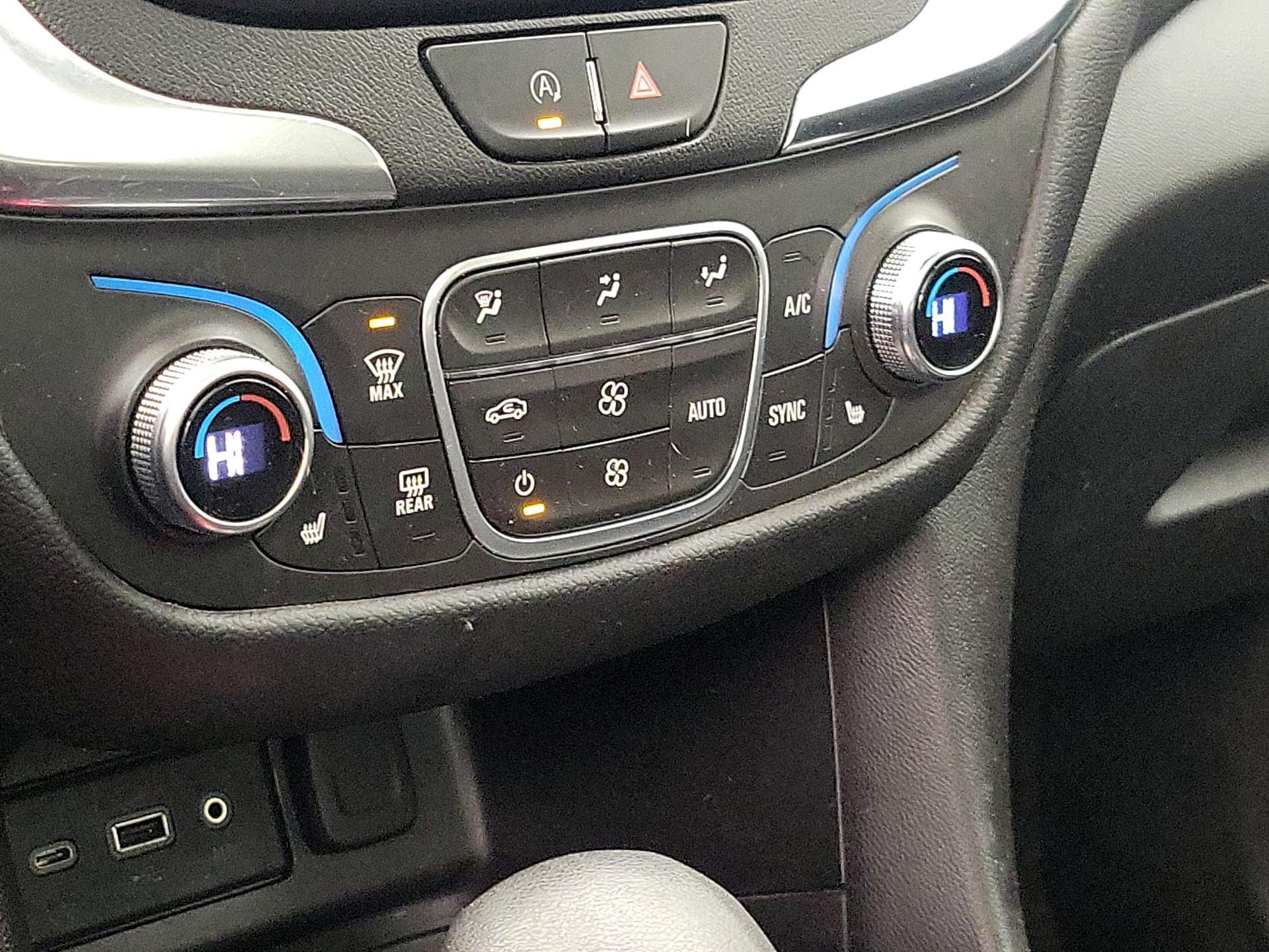 Thumbnail: 2022 Chevrolet Equinox - 16