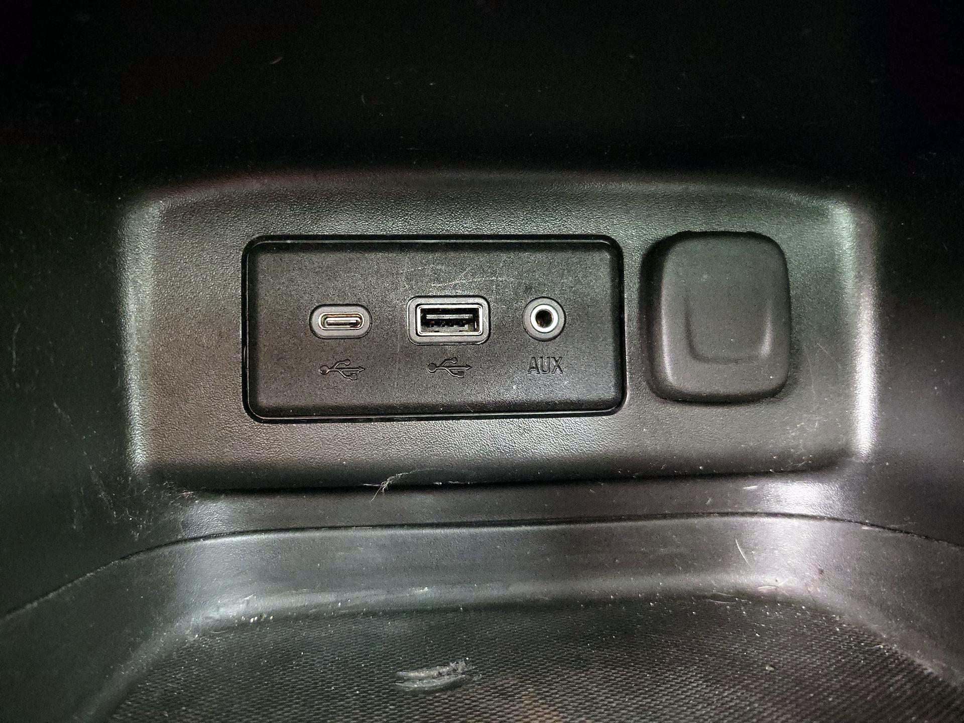 Thumbnail: 2022 Chevrolet Equinox - 18