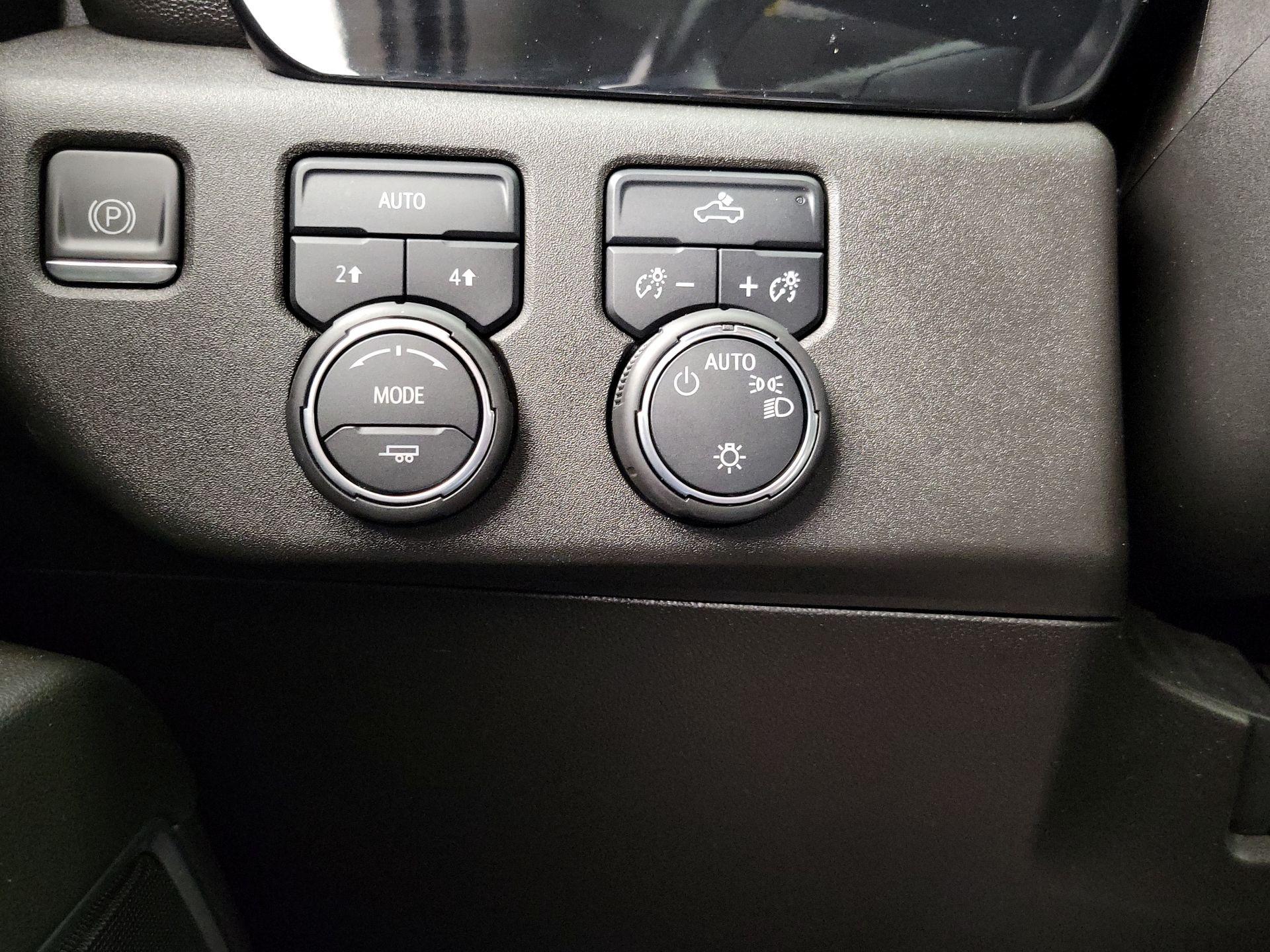 Thumbnail: 2022 Chevrolet Silverado 1500 - 13