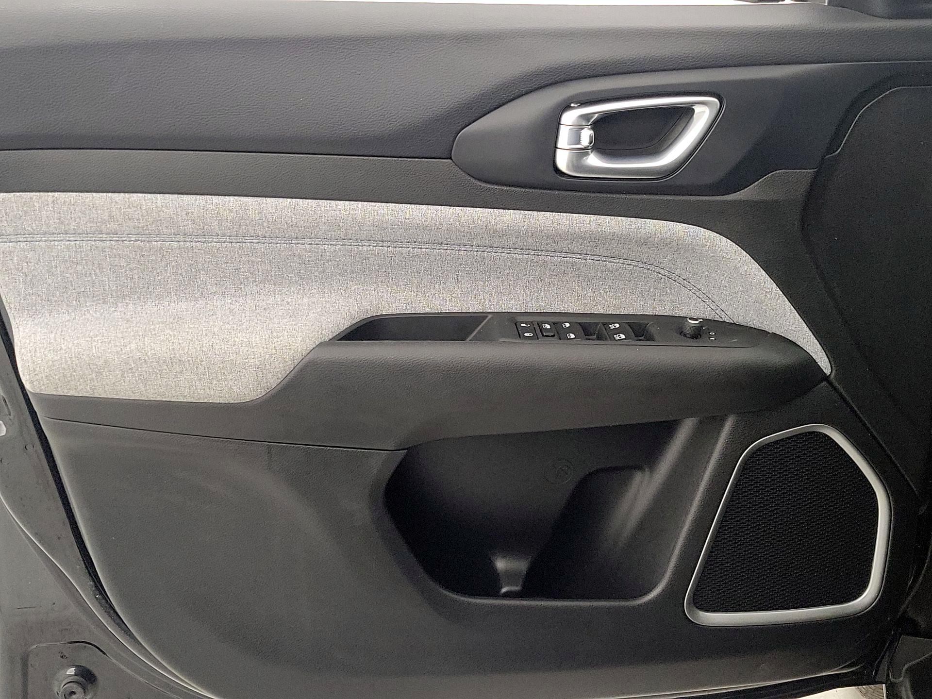 Thumbnail: 2023 Jeep Compass - 12