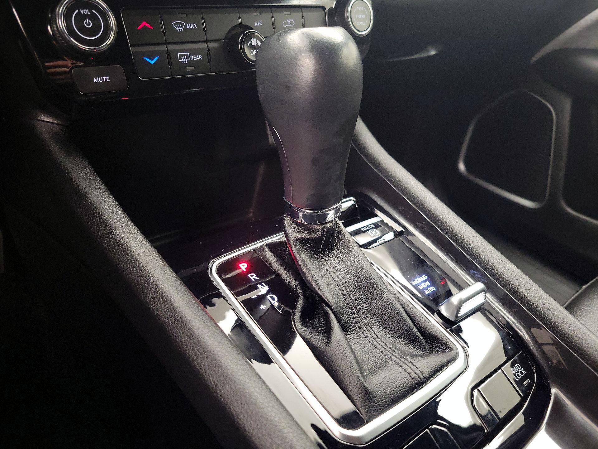 Thumbnail: 2023 Jeep Compass - 17