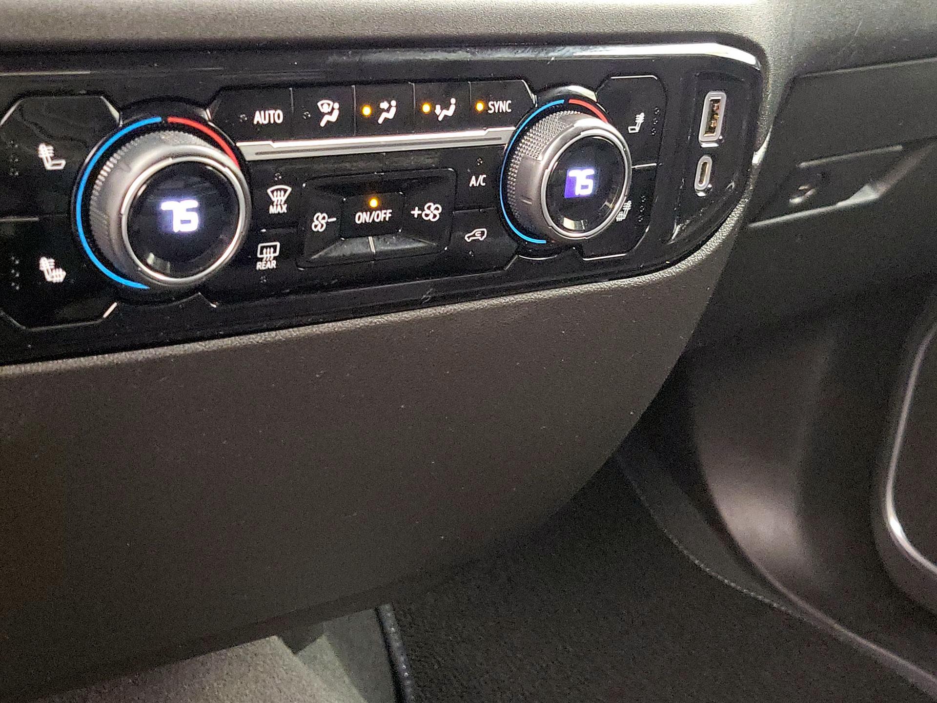 Thumbnail: 2022 Chevrolet Silverado 1500 - 16