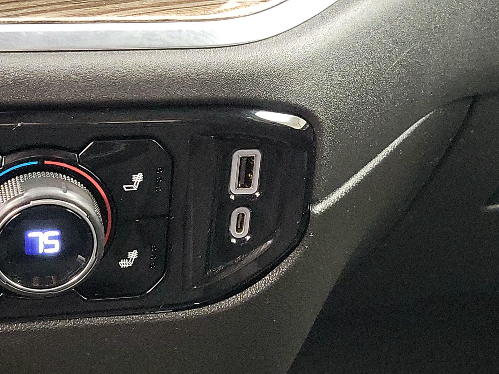 Thumbnail: 2022 Chevrolet Silverado 1500 - 18