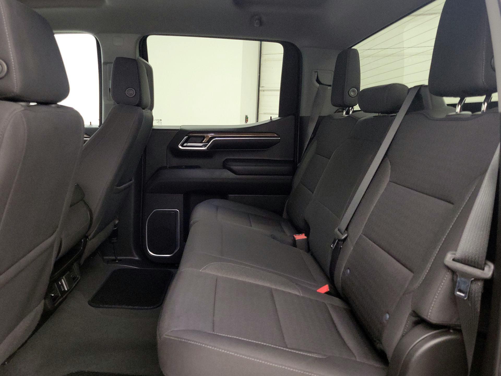 Thumbnail: 2022 Chevrolet Silverado 1500 - 19