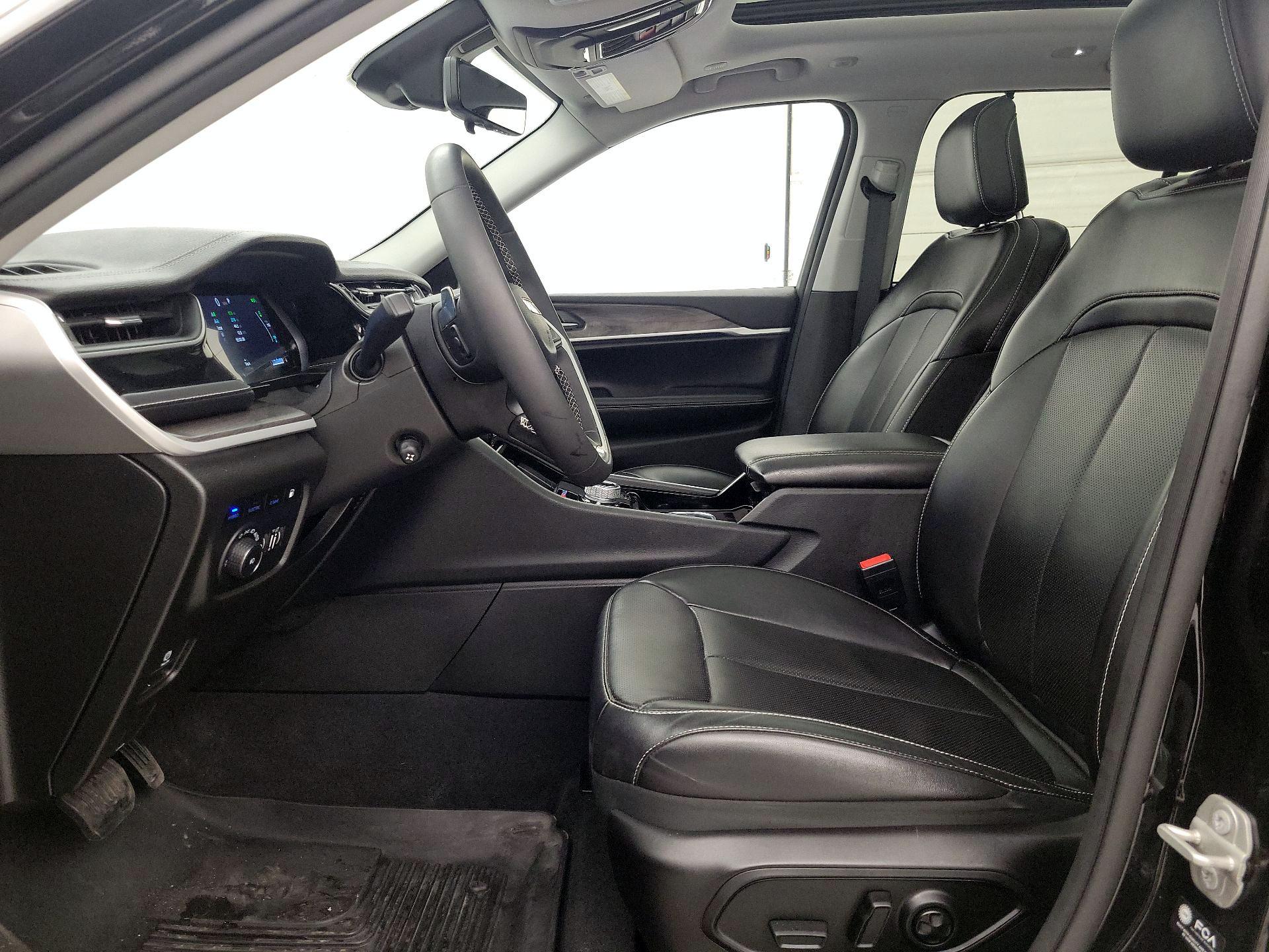 Thumbnail: 2023 Jeep Grand Cherokee - 11