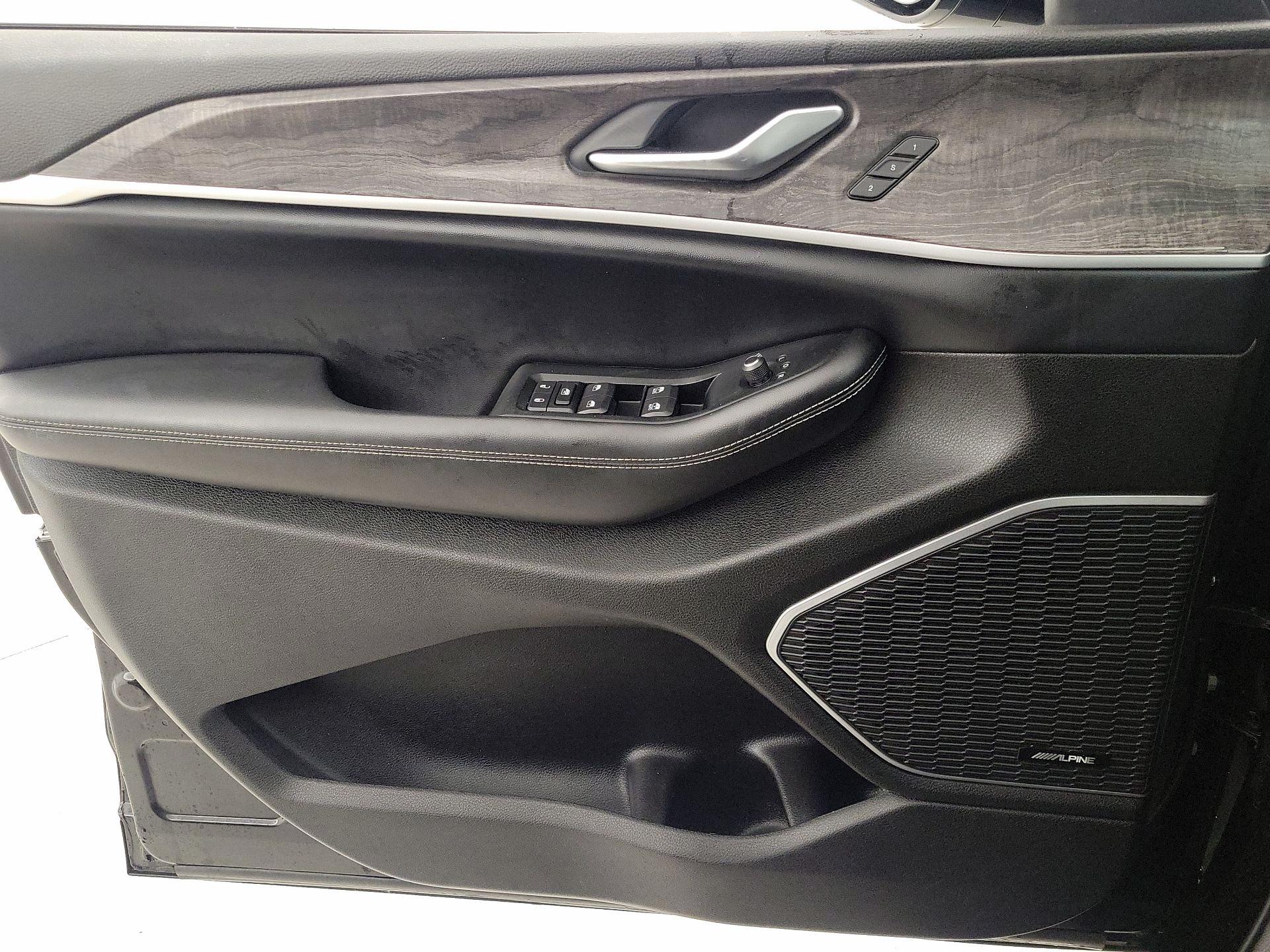 Thumbnail: 2023 Jeep Grand Cherokee - 12