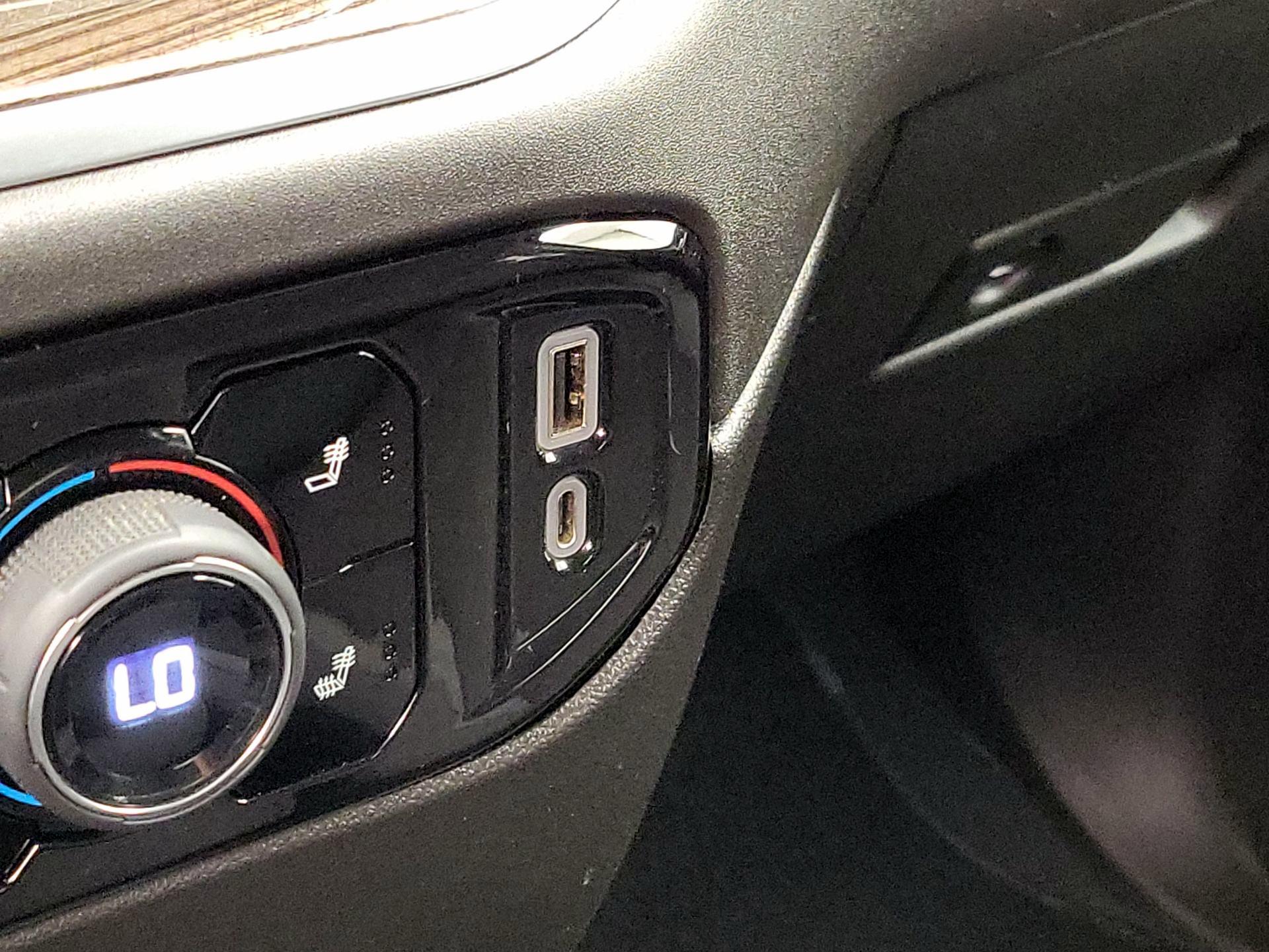 Thumbnail: 2022 Chevrolet Silverado 1500 - 19