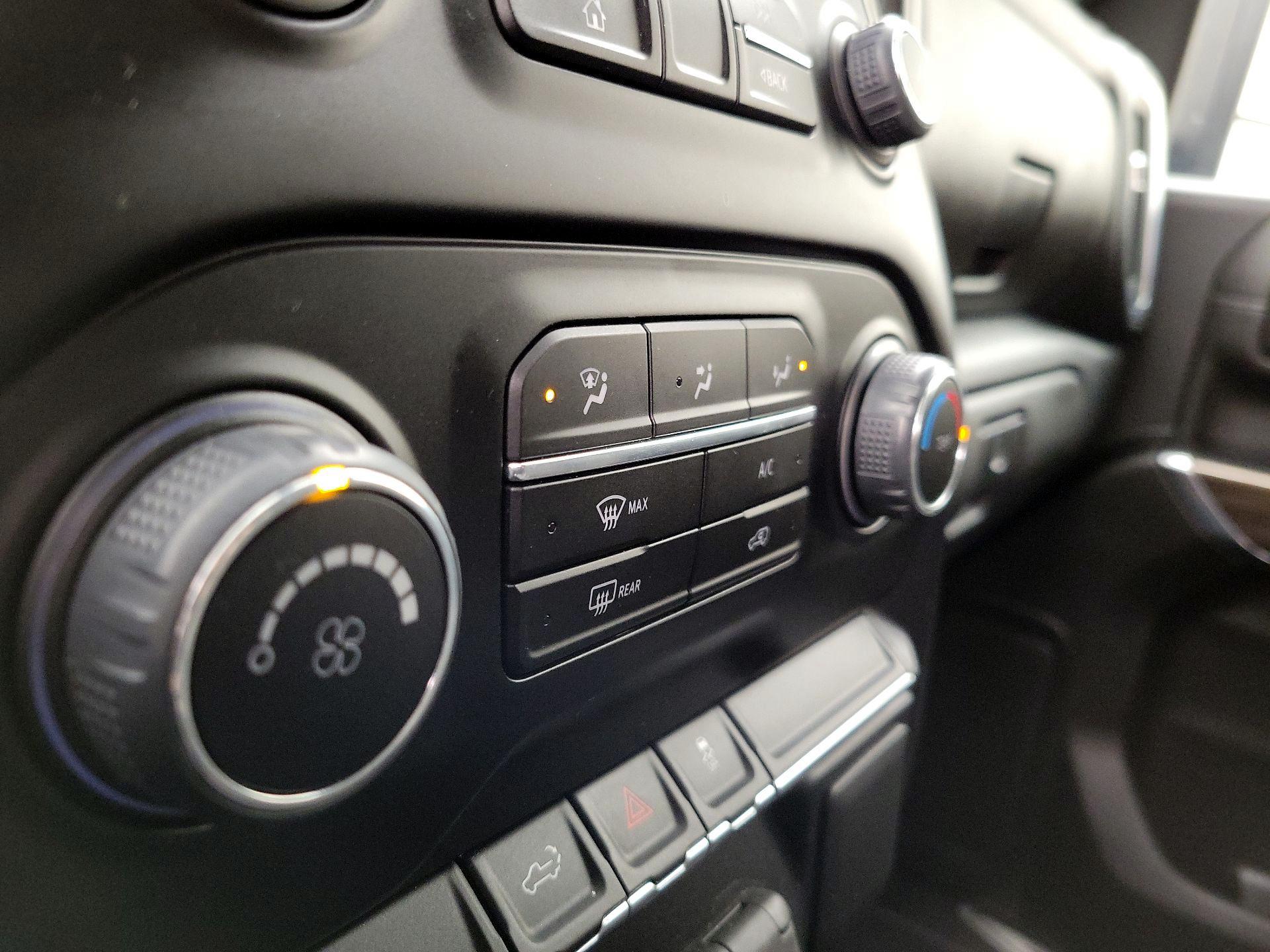 Thumbnail: 2022 Chevrolet Silverado 3500 - 16