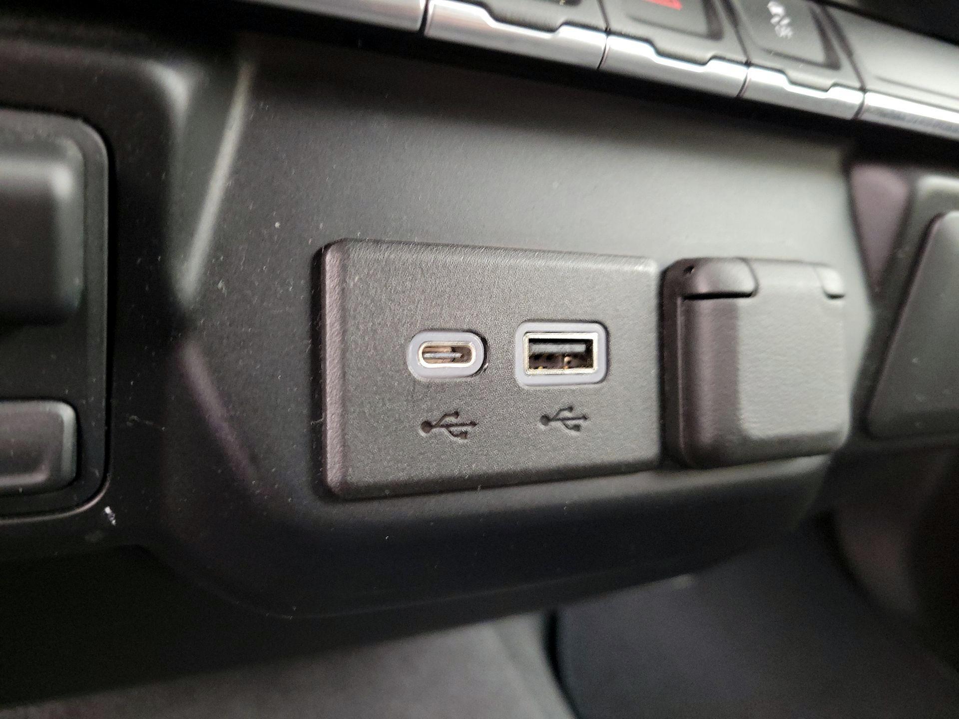 Thumbnail: 2022 Chevrolet Silverado 3500 - 18