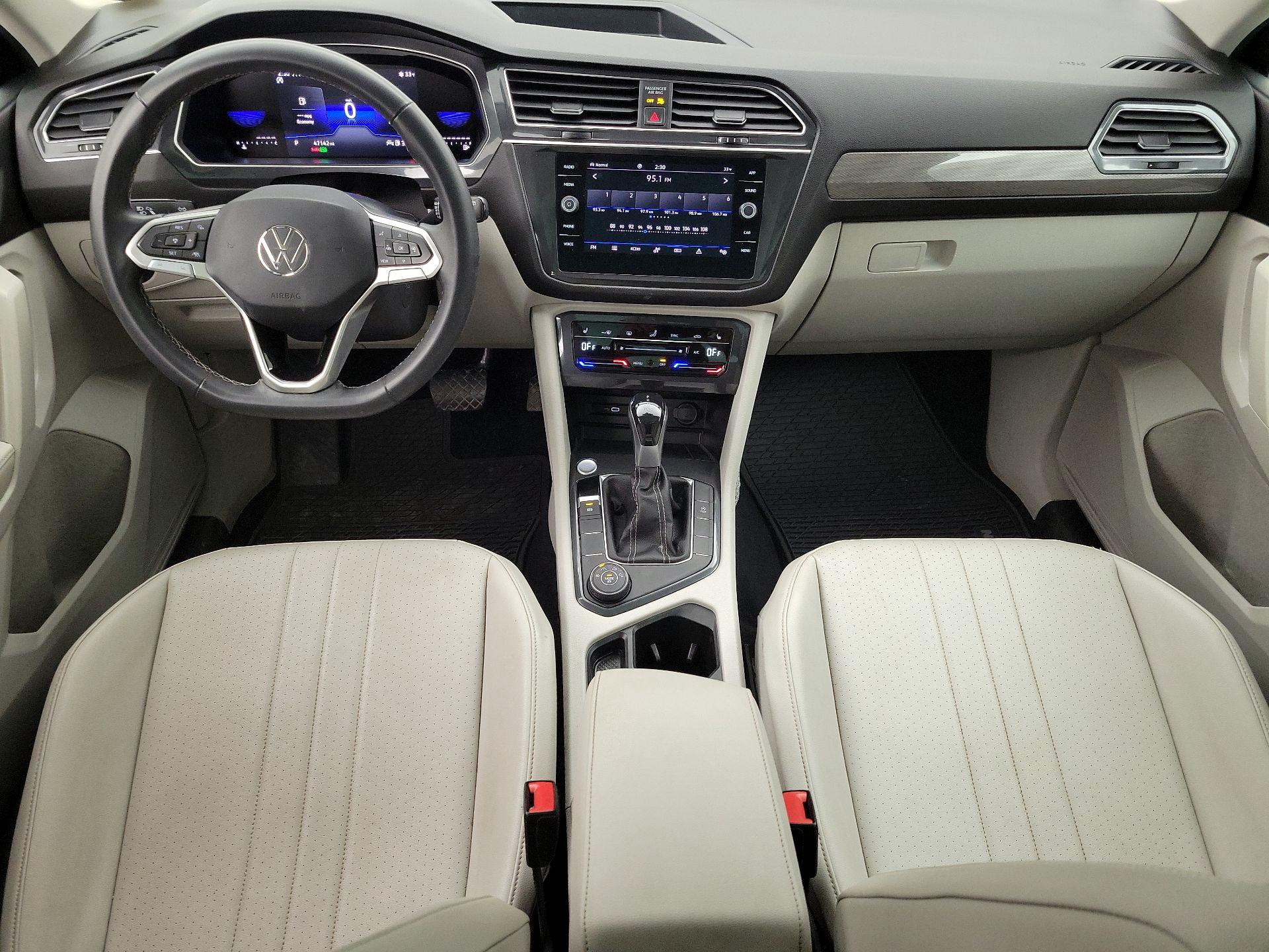 Thumbnail: 2022 Volkswagen Tiguan - 9