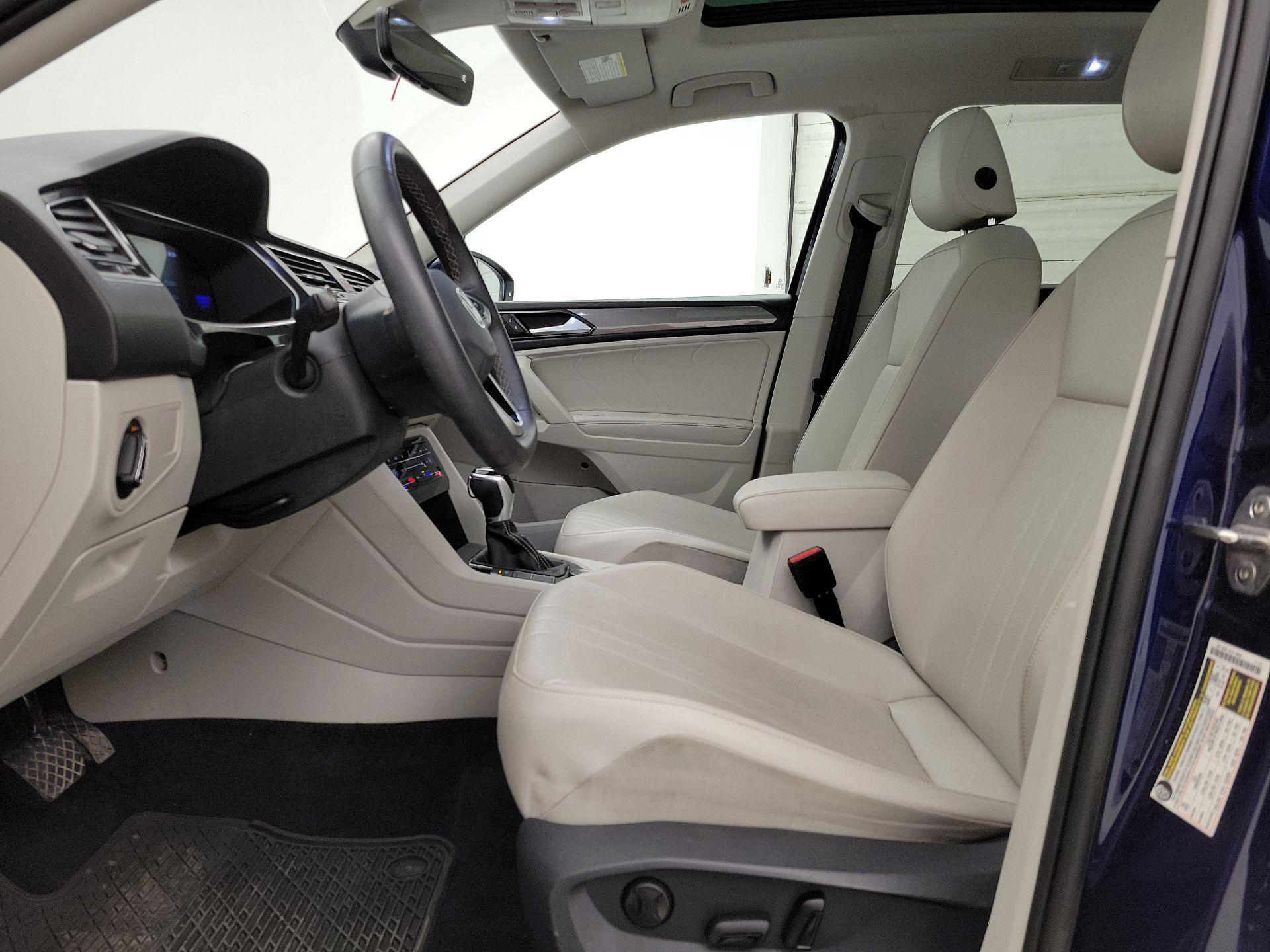 Thumbnail: 2022 Volkswagen Tiguan - 11