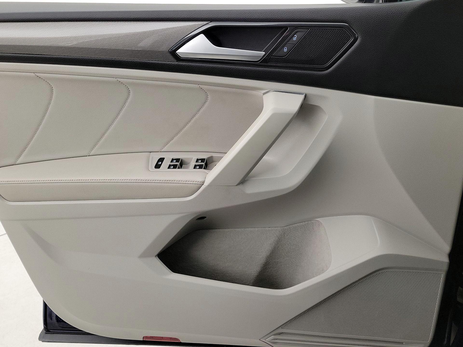 Thumbnail: 2022 Volkswagen Tiguan - 12