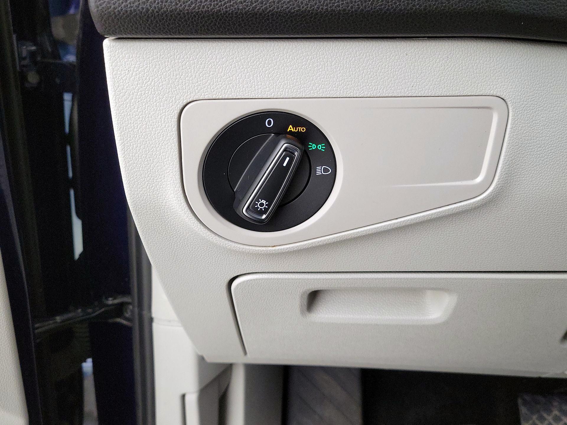 Thumbnail: 2022 Volkswagen Tiguan - 13