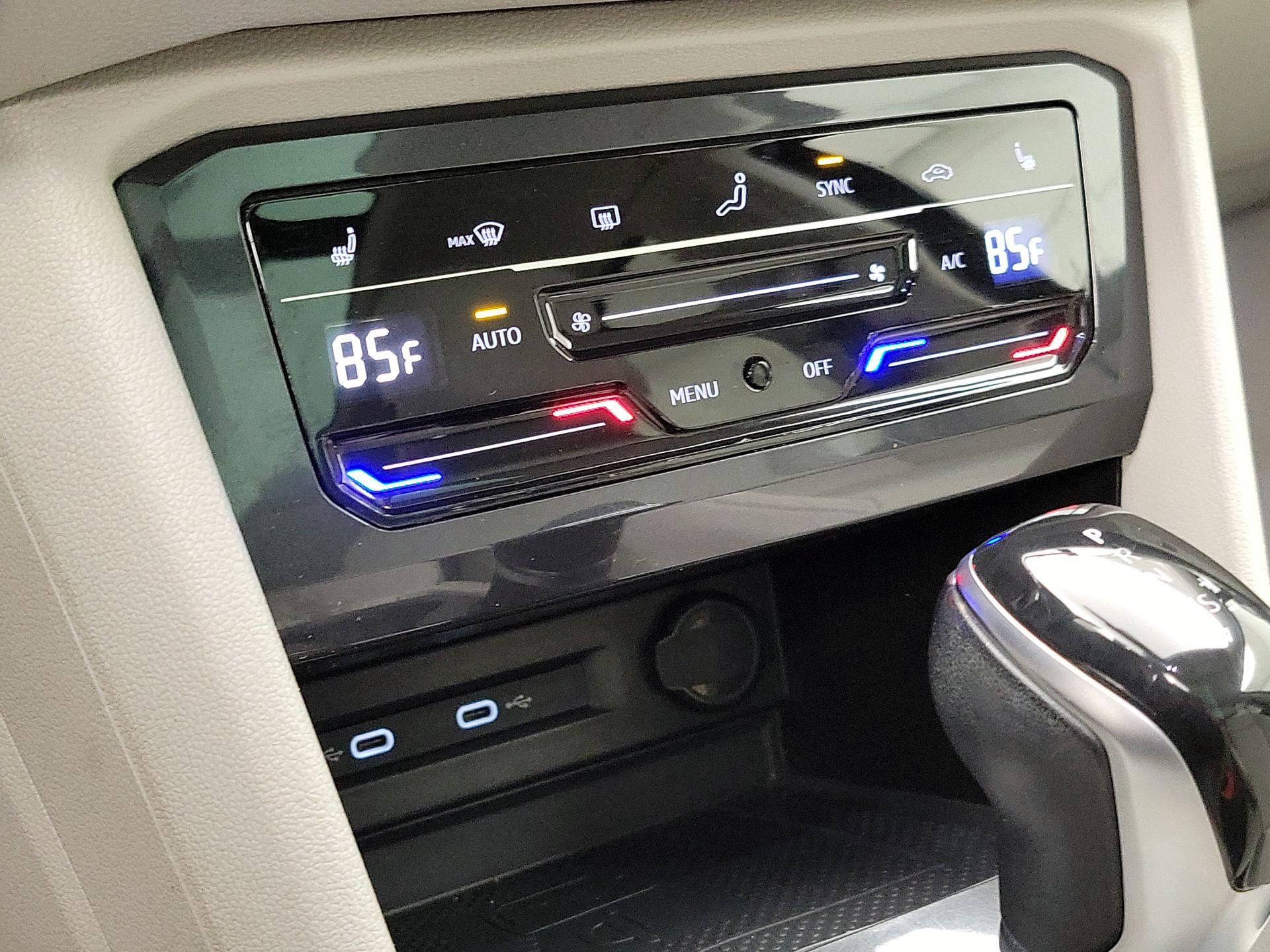 Thumbnail: 2022 Volkswagen Tiguan - 16