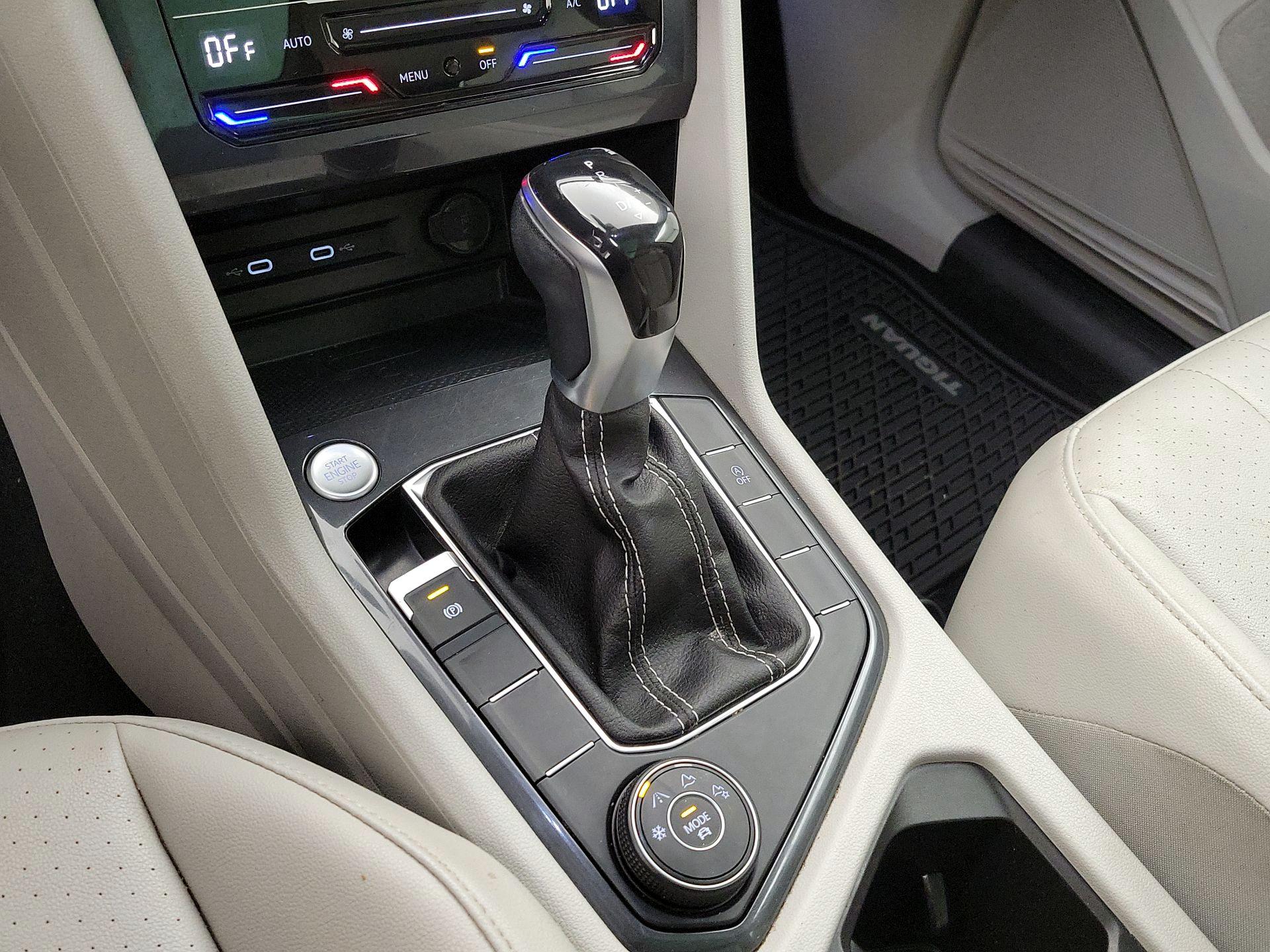 Thumbnail: 2022 Volkswagen Tiguan - 17