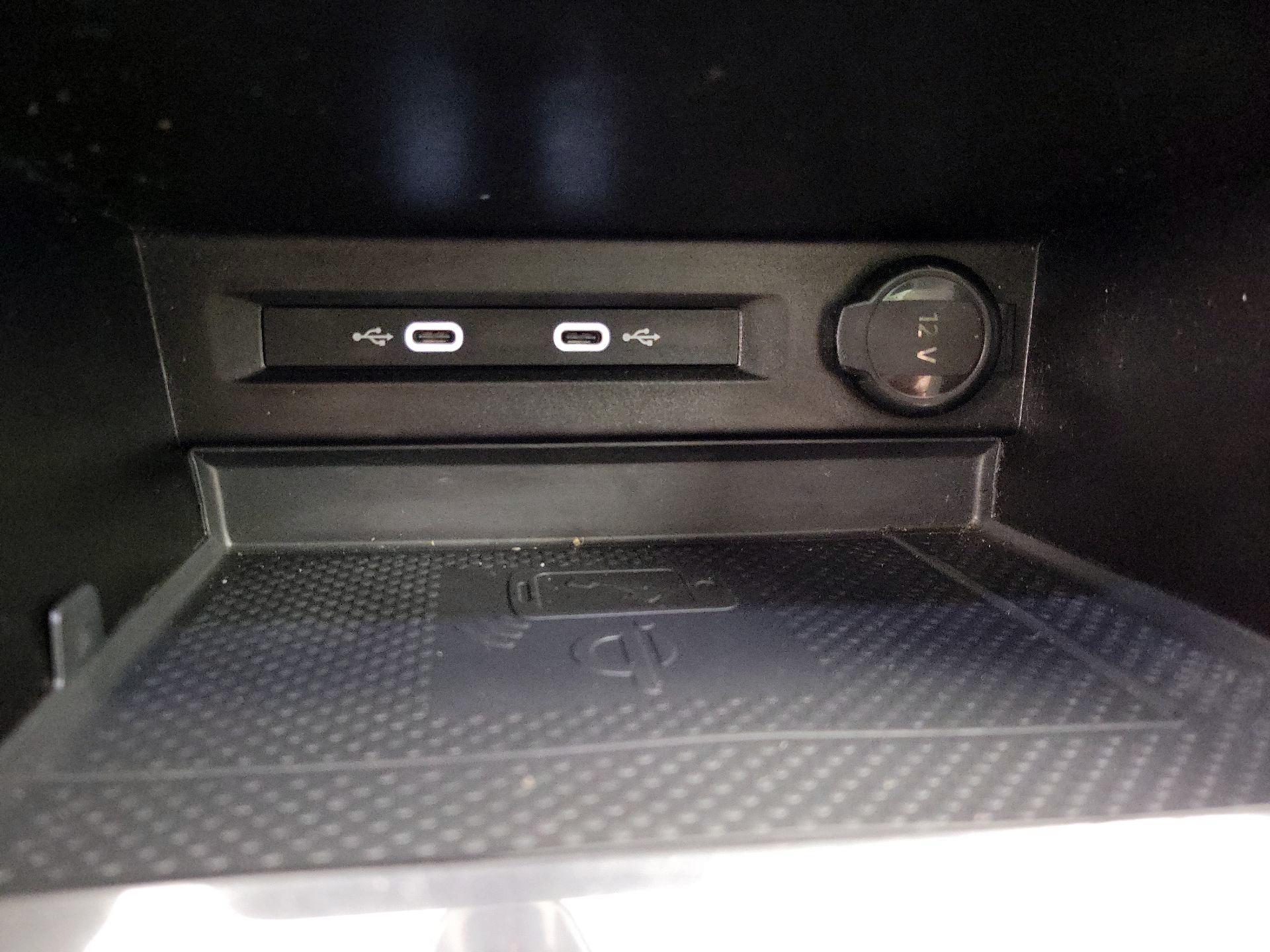 Thumbnail: 2022 Volkswagen Tiguan - 18