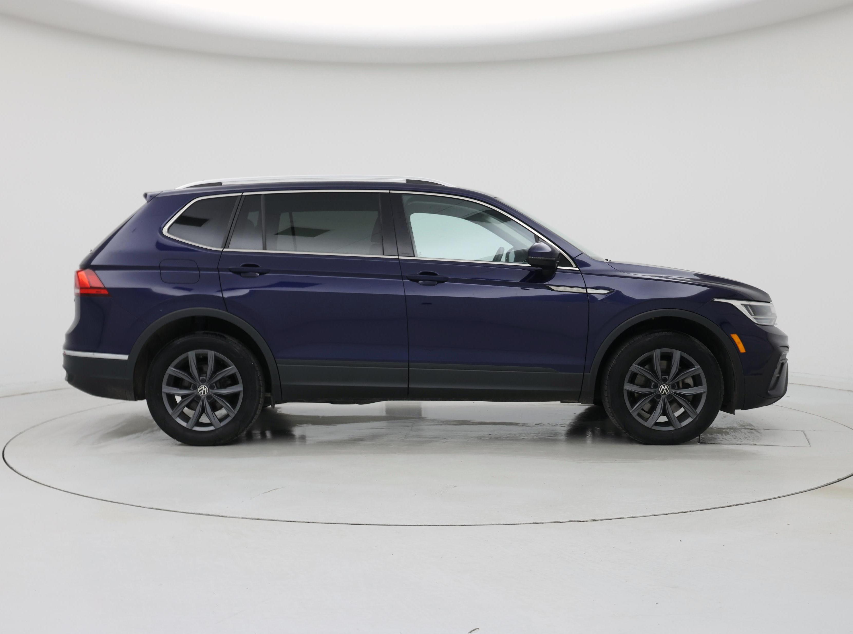 Thumbnail: 2022 Volkswagen Tiguan - 7