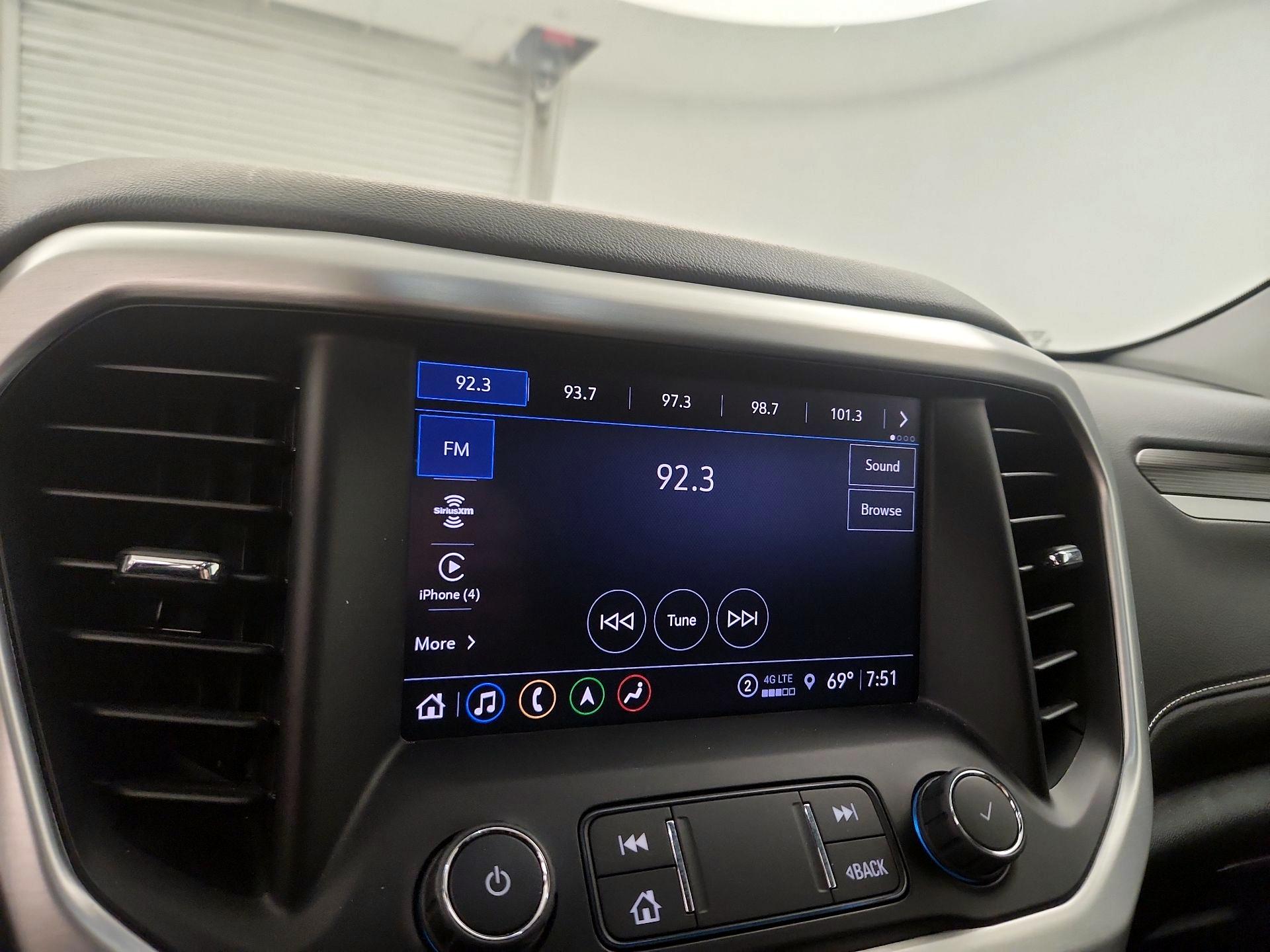 Thumbnail: 2023 GMC Acadia - 16
