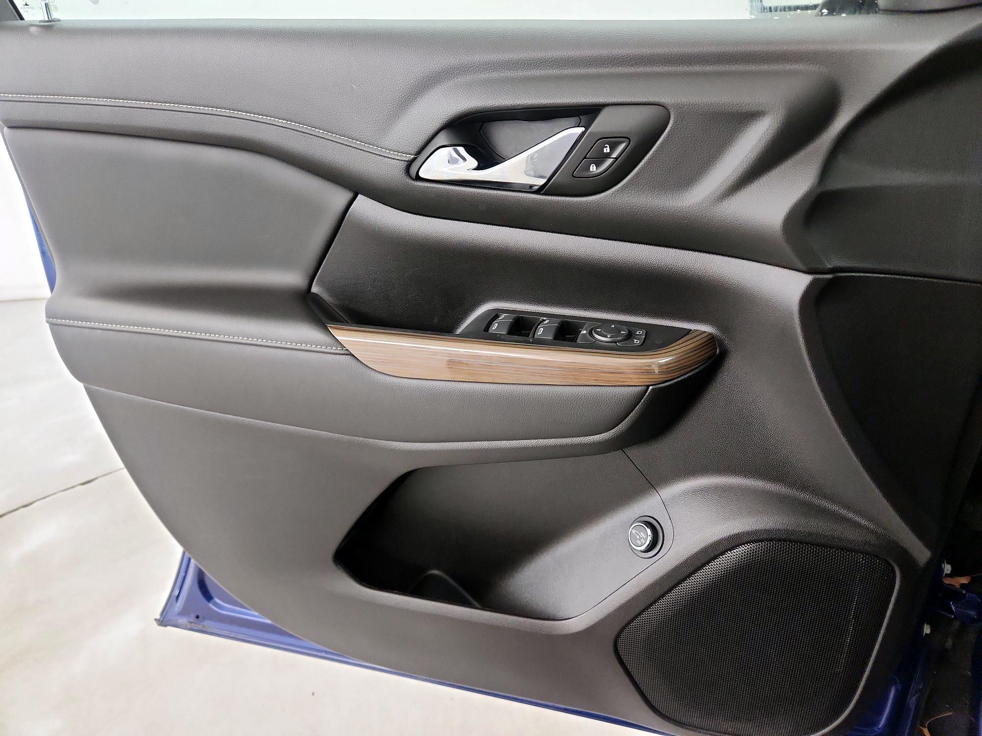 Thumbnail: 2023 GMC Acadia - 12