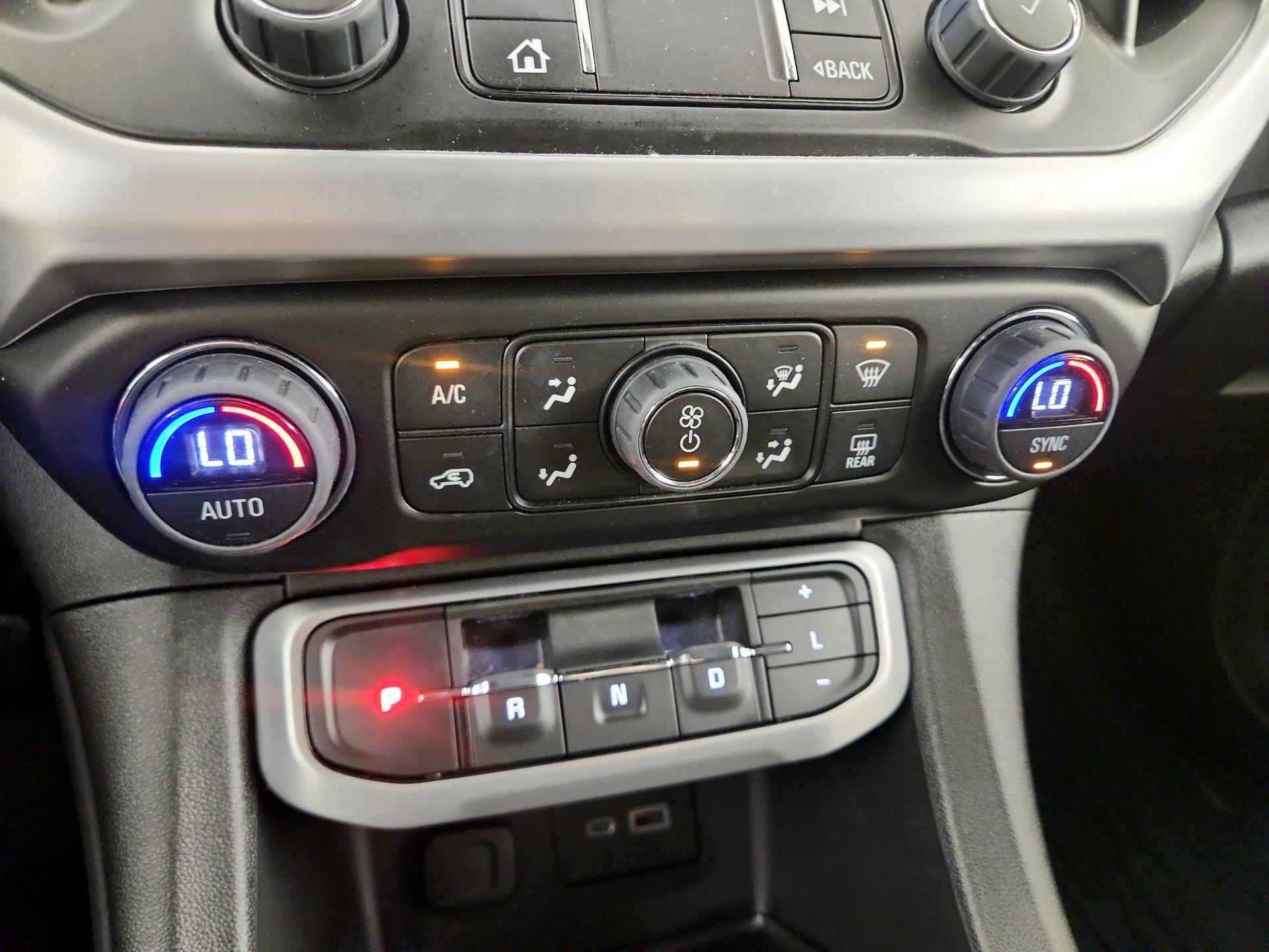 Thumbnail: 2023 GMC Acadia - 16