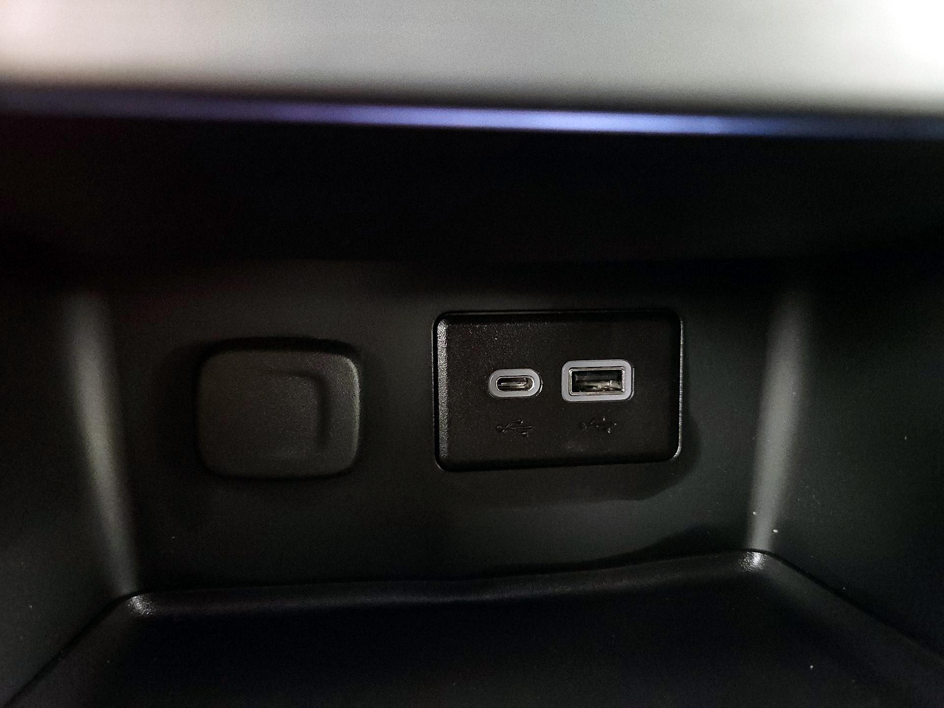 Thumbnail: 2023 GMC Acadia - 18