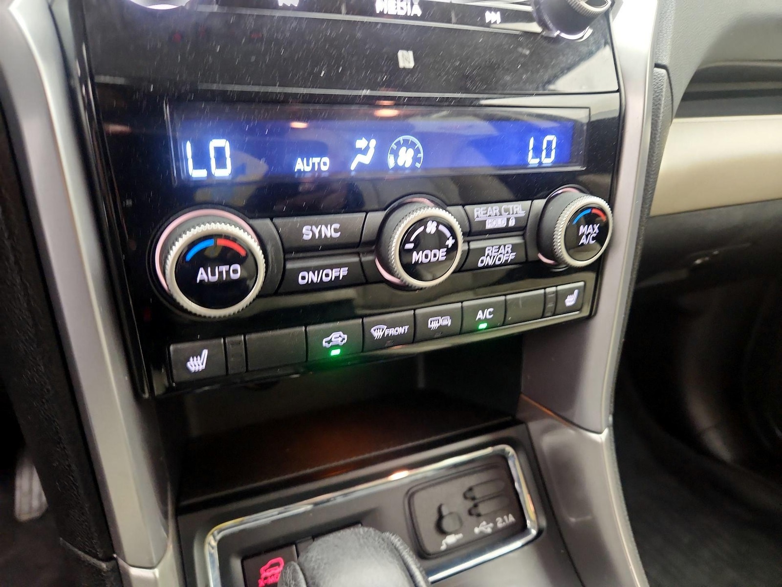 2022 Subaru Ascent Limited - Photo 18