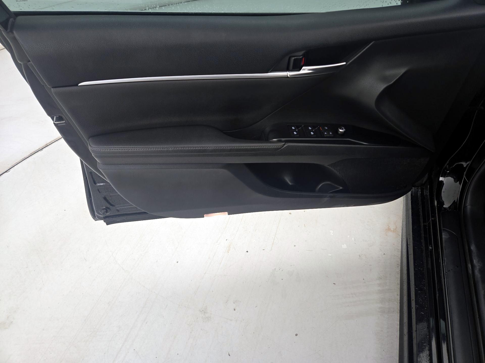 Thumbnail: 2020 Toyota Camry - 12