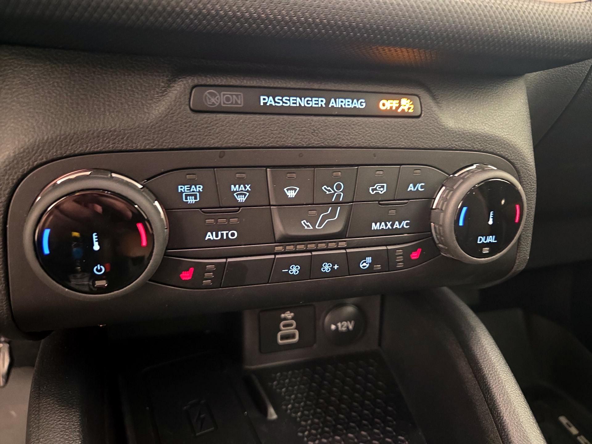 Thumbnail: 2023 Ford Bronco Sport - 16