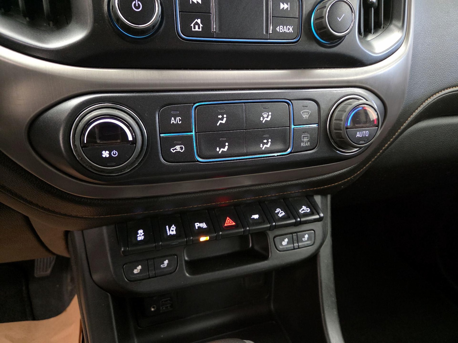 2021 GMC Canyon AT4 - Photo 18
