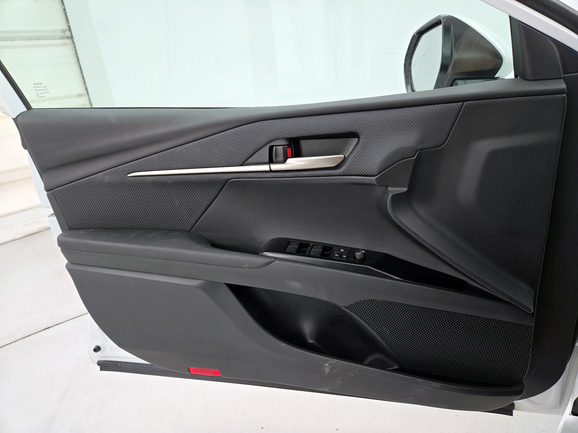 Thumbnail: 2025 Toyota Camry - 12