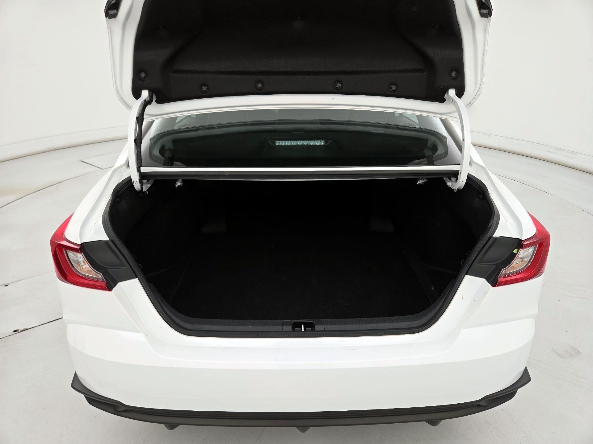 Thumbnail: 2025 Toyota Camry - 20