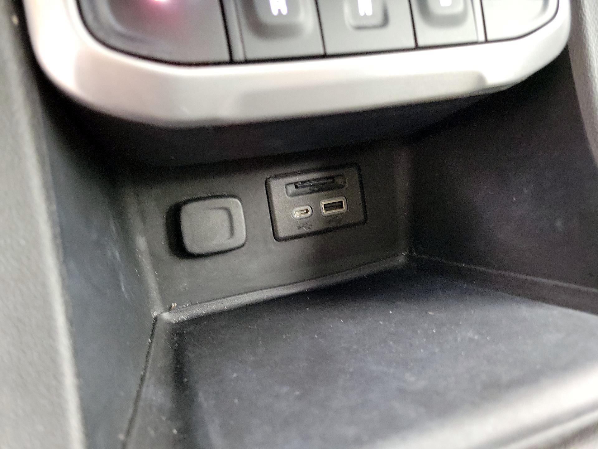 Thumbnail: 2023 GMC Acadia - 19