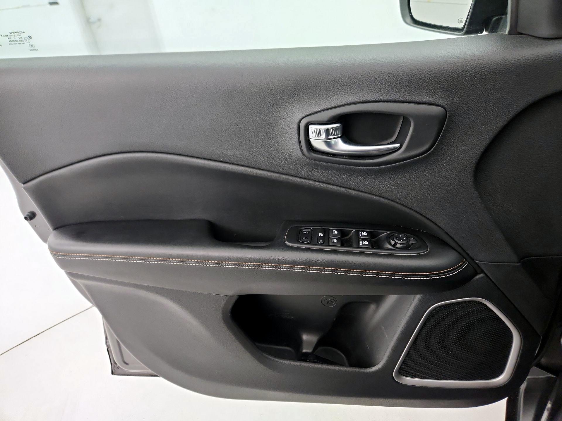 Thumbnail: 2020 Jeep Compass - 12