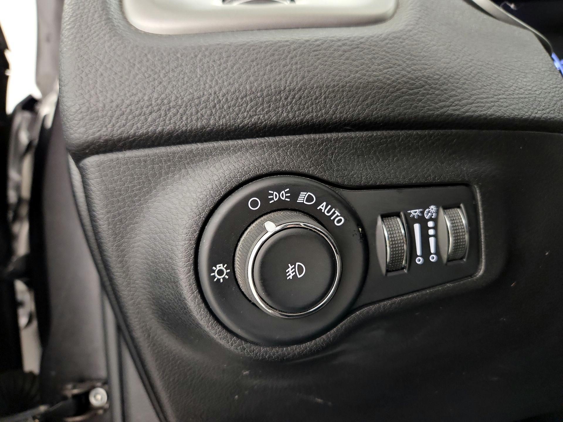 Thumbnail: 2020 Jeep Compass - 13