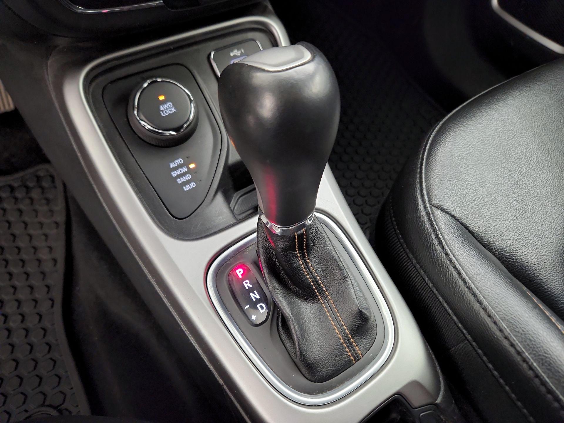 Thumbnail: 2020 Jeep Compass - 17