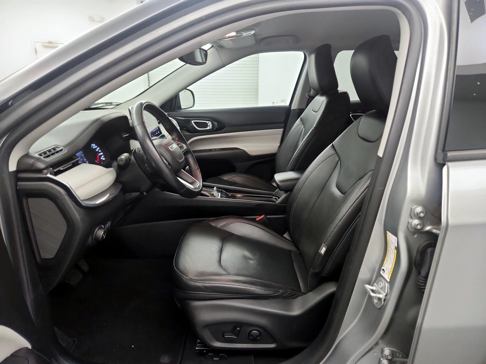 Thumbnail: 2022 Jeep Compass - 9