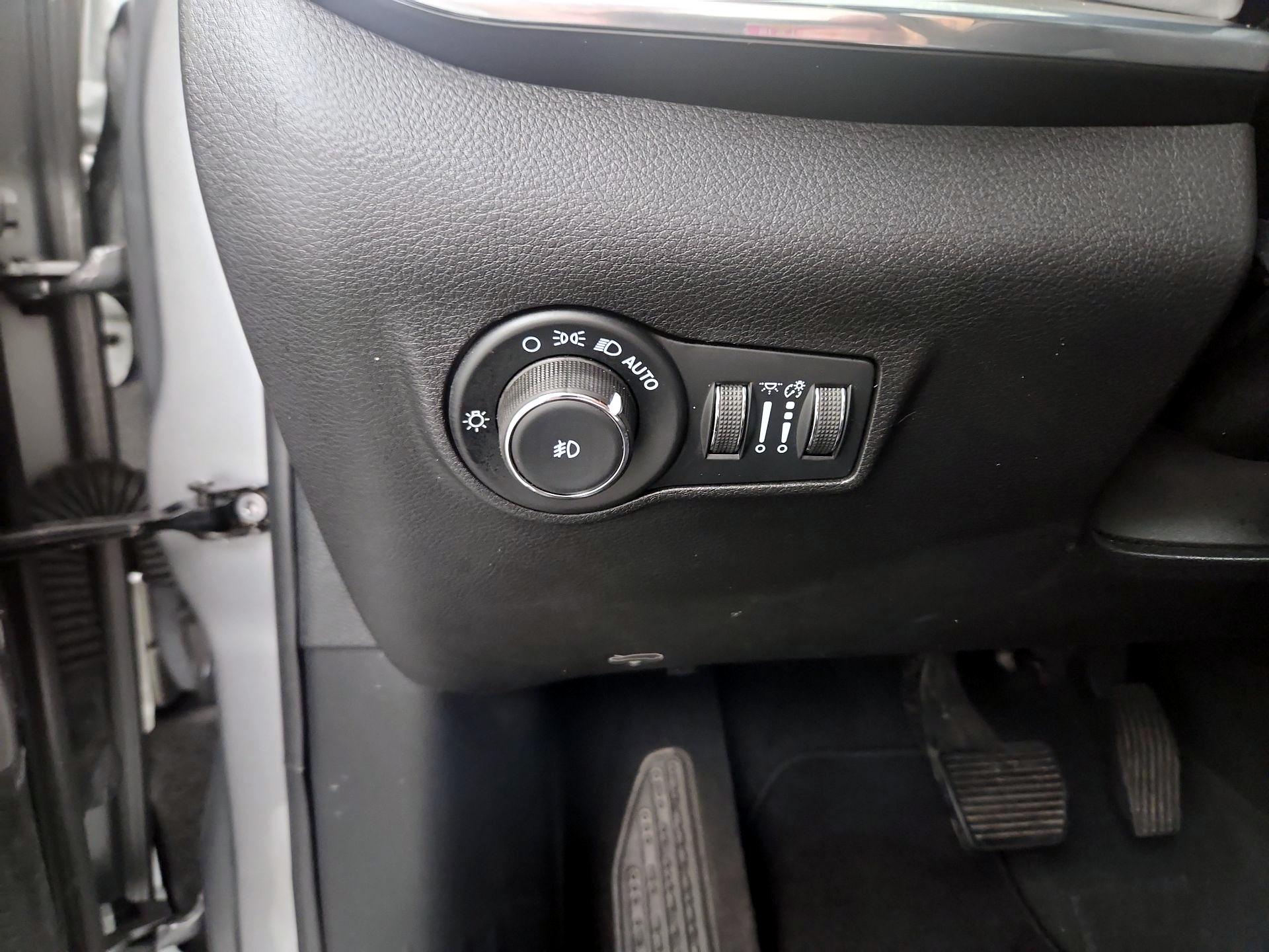 Thumbnail: 2022 Jeep Compass - 11