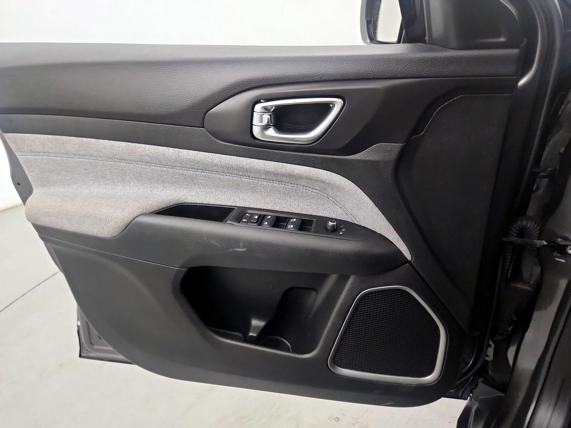 Thumbnail: 2022 Jeep Compass - 10