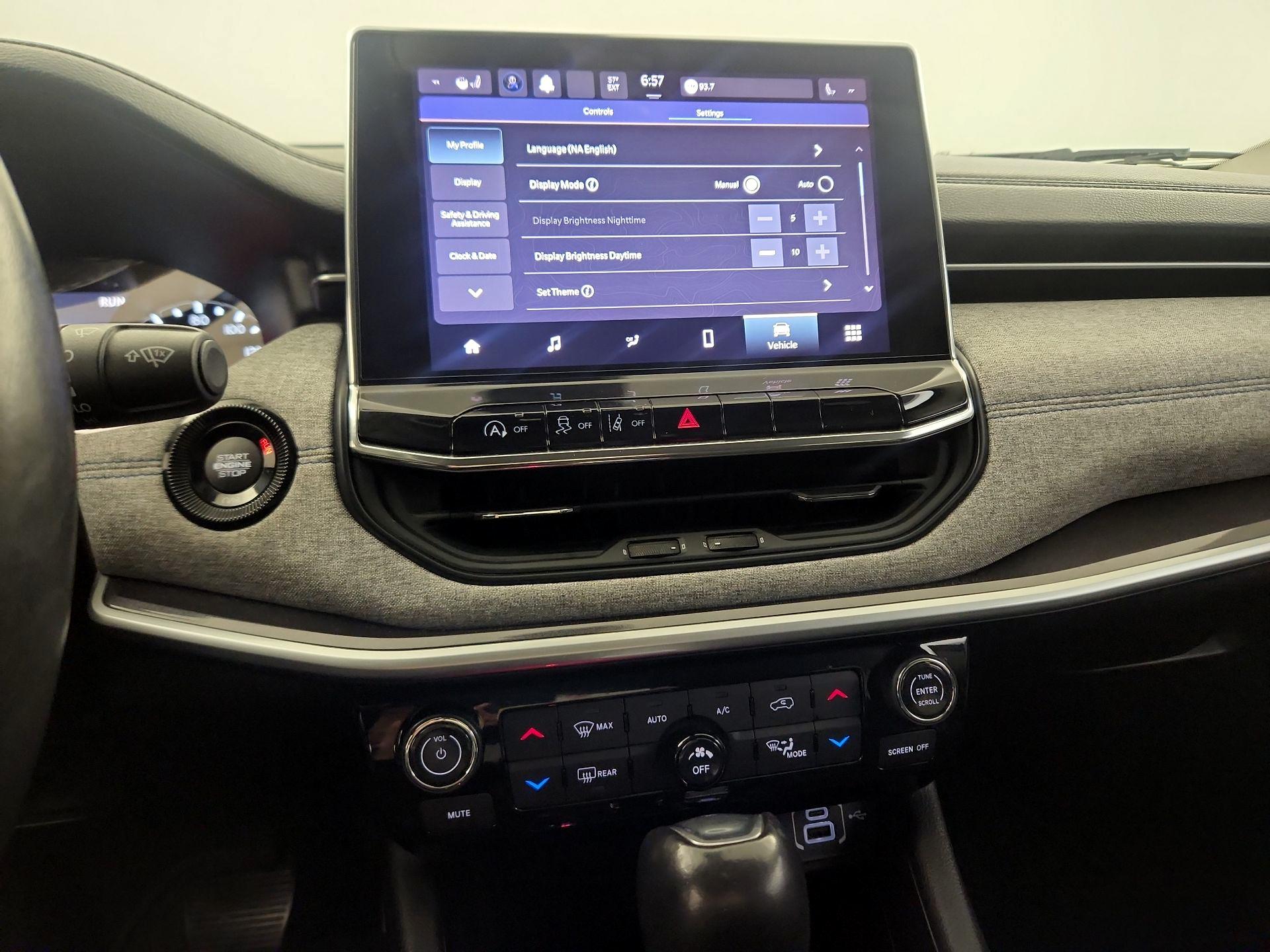 Thumbnail: 2022 Jeep Compass - 13