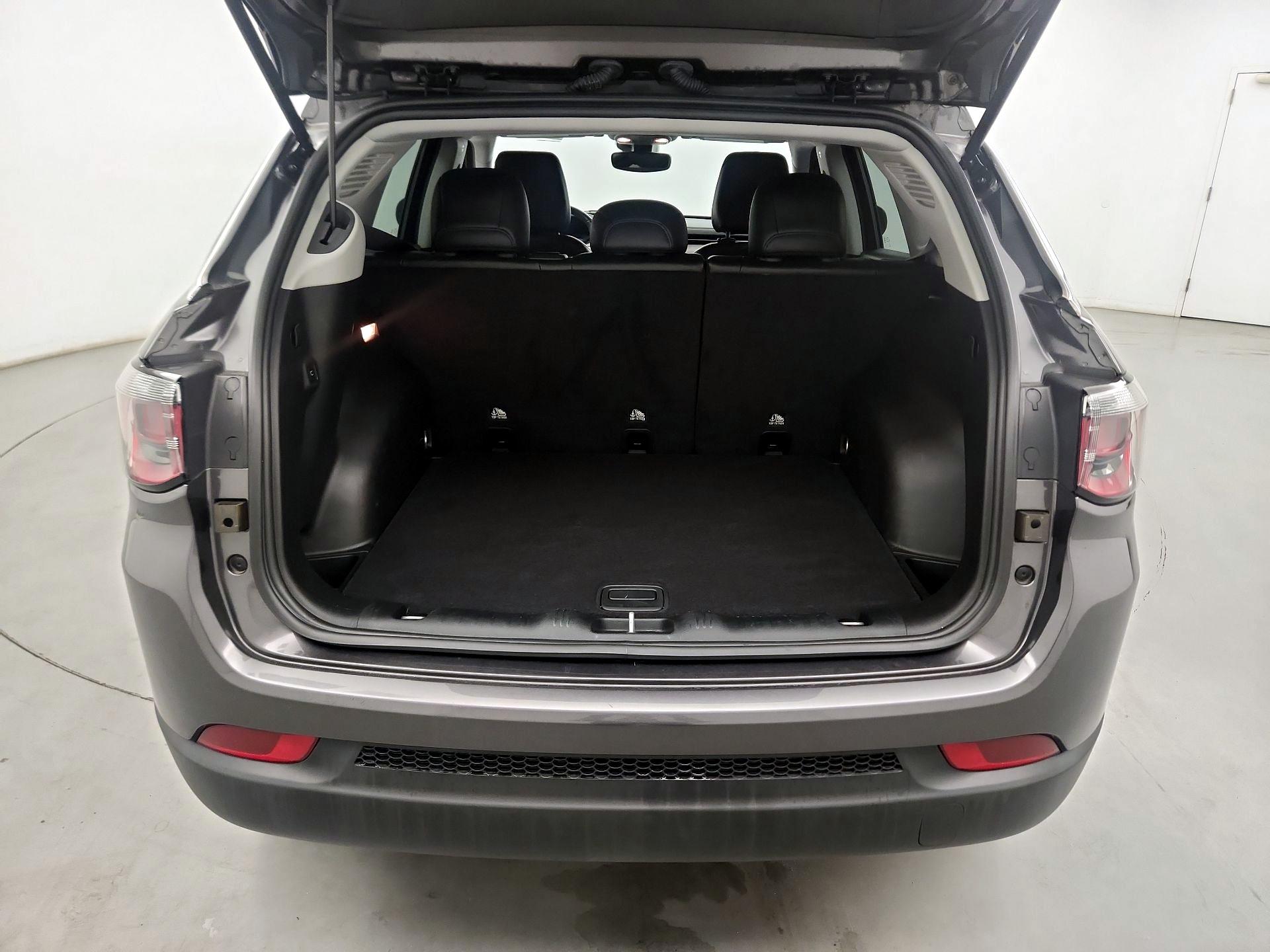 Thumbnail: 2022 Jeep Compass - 17