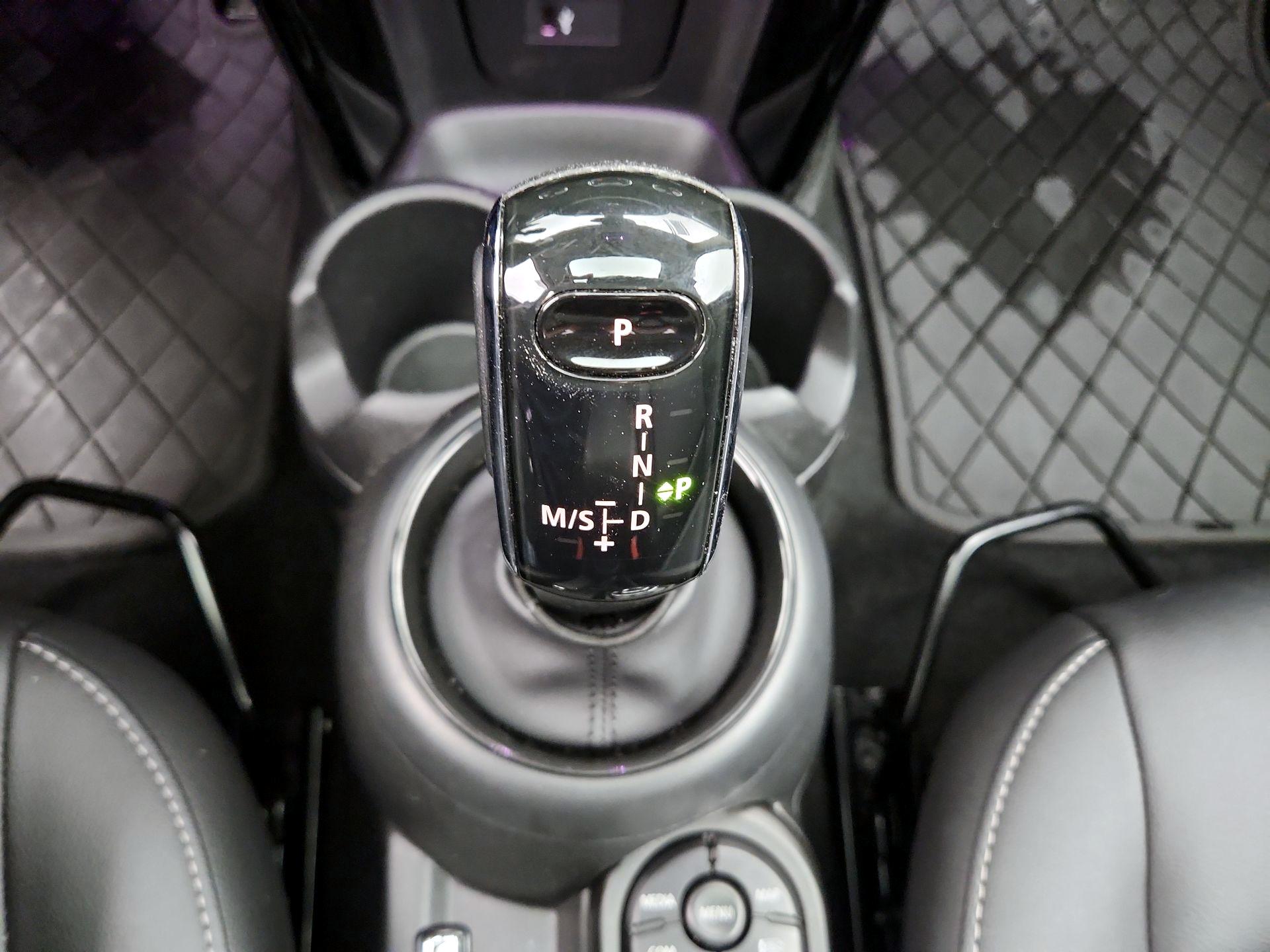 Thumbnail: 2023 MINI Cooper Hardtop - 17