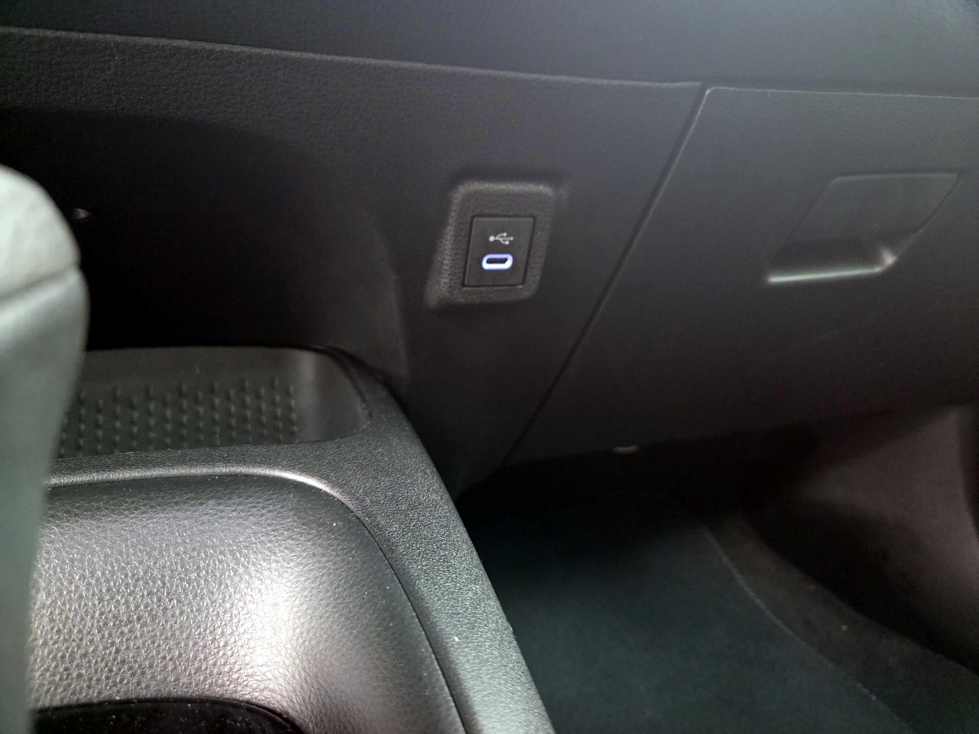 Thumbnail: 2025 Toyota Corolla - 18