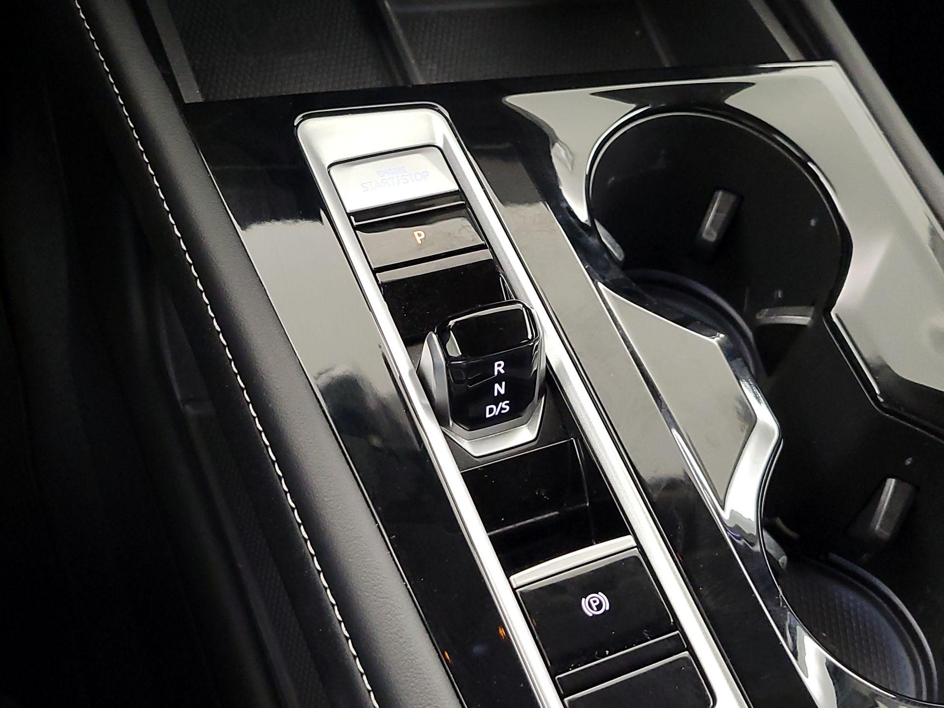 Thumbnail: 2024 Volkswagen Atlas - 17