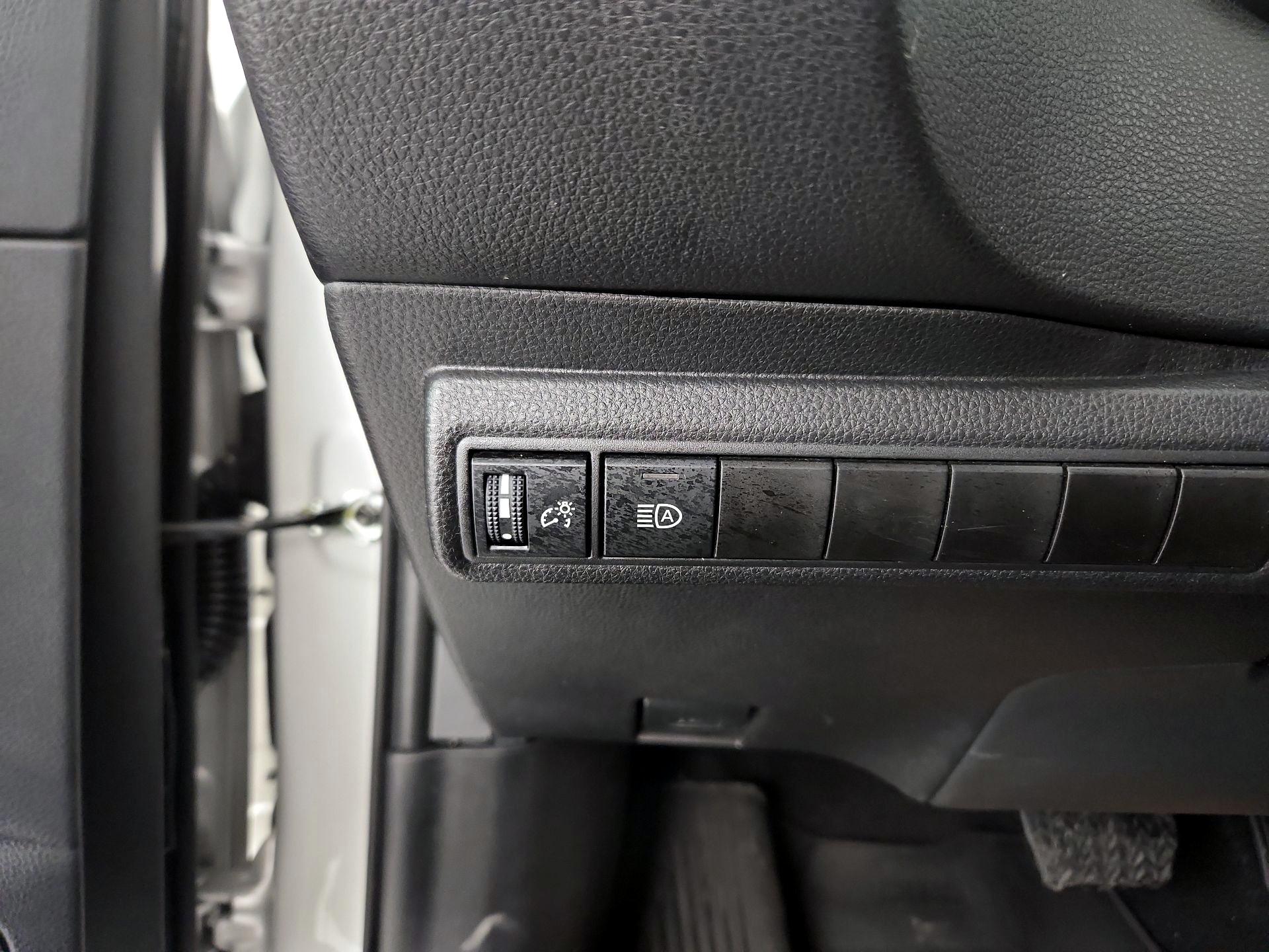 Thumbnail: 2025 Toyota Corolla - 13