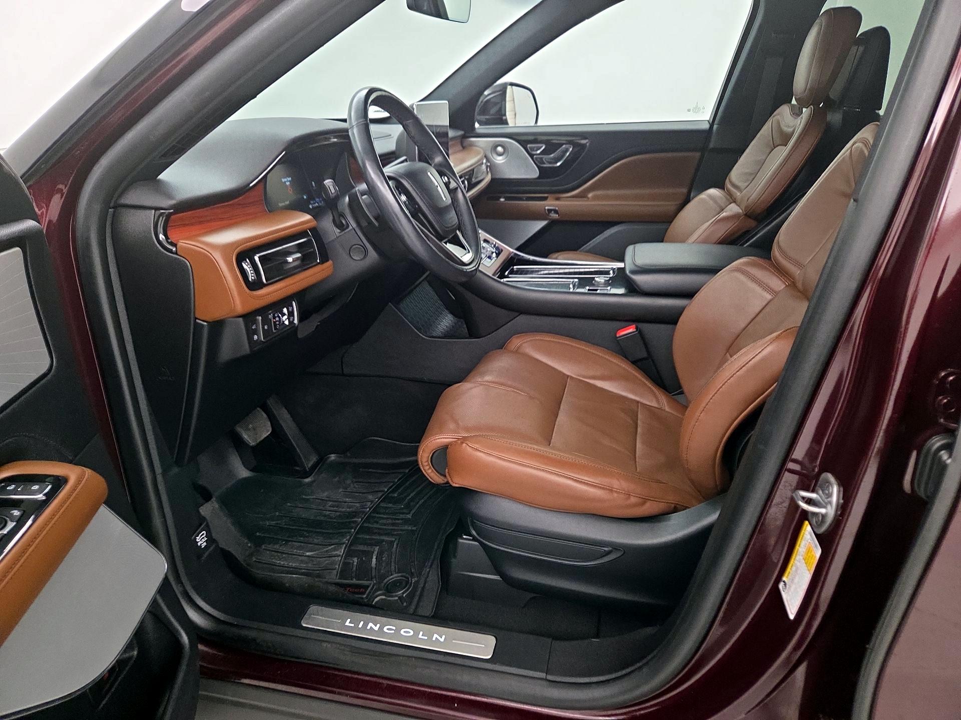 Thumbnail: 2022 Lincoln Aviator - 11